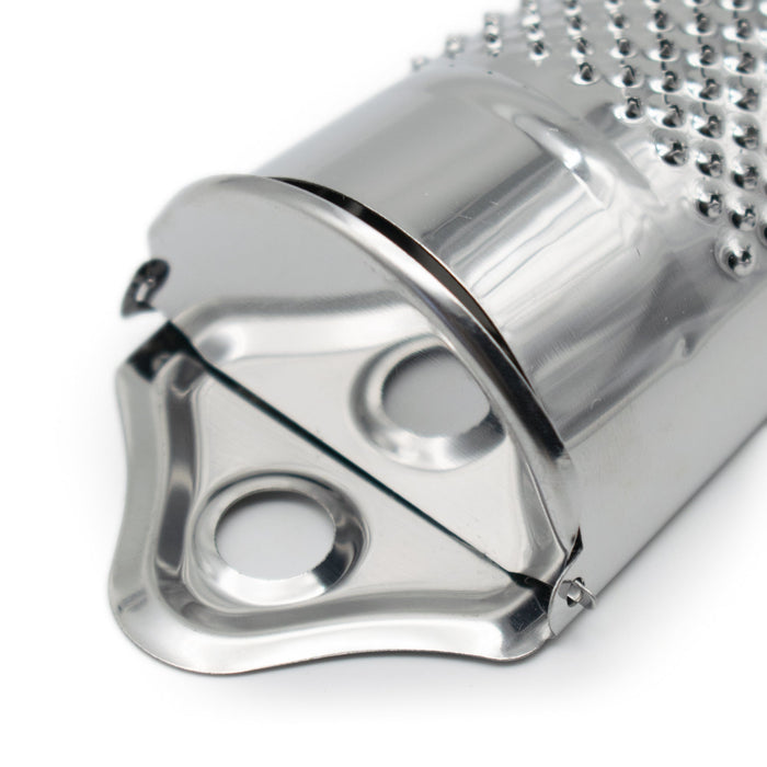 Nutmeg grater with storage compartment